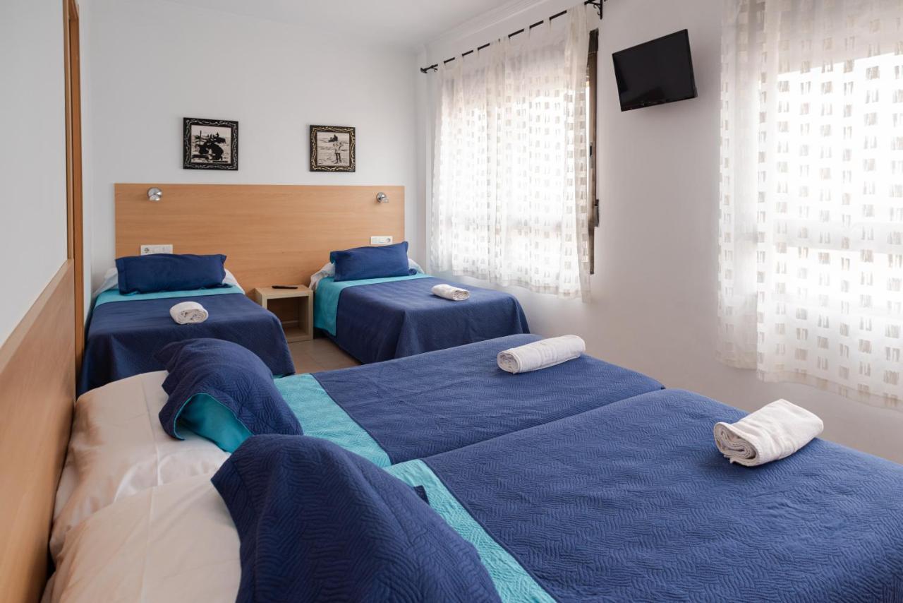 Hostal Mitre Paterna Hotel Bagian luar foto